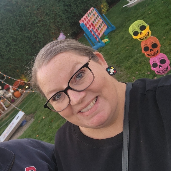 Meet your Posher, Gena - Picture 1 of 1